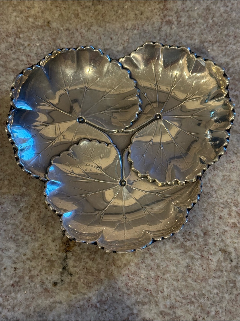 Vtg Reed & Barton Sterling Silver triple Leaf 6” Nut candy Dish 193g